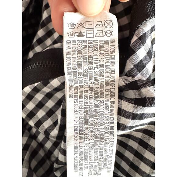 Black & White Gingham Pattern Blouse- Size M US - Picture 8 of 9